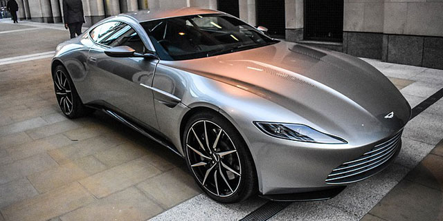 Aston Martin DB10